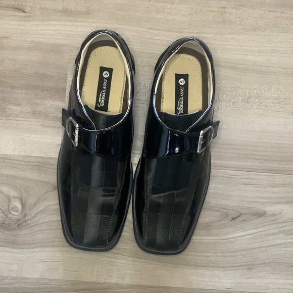 Easy Strider Other - Easy Strider black dress shoe with buckle size 5 boys